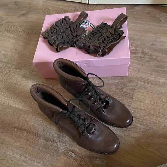 CROWN VINTAGE Brown Leather Ankle Booties with attachable ruffles, NEW, Size 8 - Picture 5 of 10